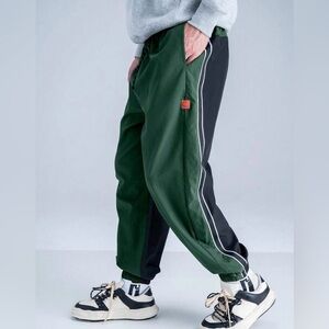 Manfinity Hypemode Men’s Loose Fit Two-tone Green & Black Joggers Pants Size L